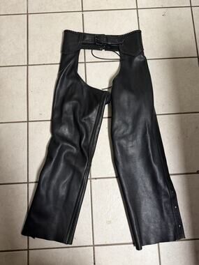 fox creek leather chaps unisex Med/Large black adjustable waist moto USA biker